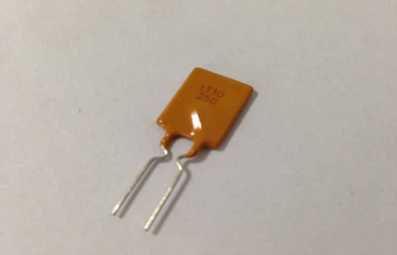 30V 2.5A PPTC リセッタブルヒューズ