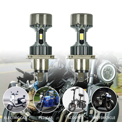 3300 LM M9 LEDオートバイヘッドランプ 9-18Vの冷却ファン付き