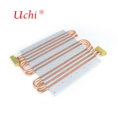 正確な温度制御のための水冷プレート