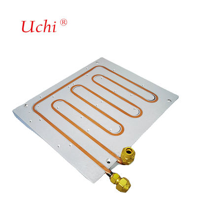 正確な温度制御のための水冷プレート